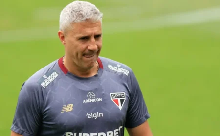 São Paulo: Trio convocado e Crespo aguarda milagre antes do clássico