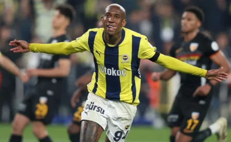 Talisca desmente interesse do Corinthians em sua contratação Talisca desmente interesse do Corinthians em sua contratação