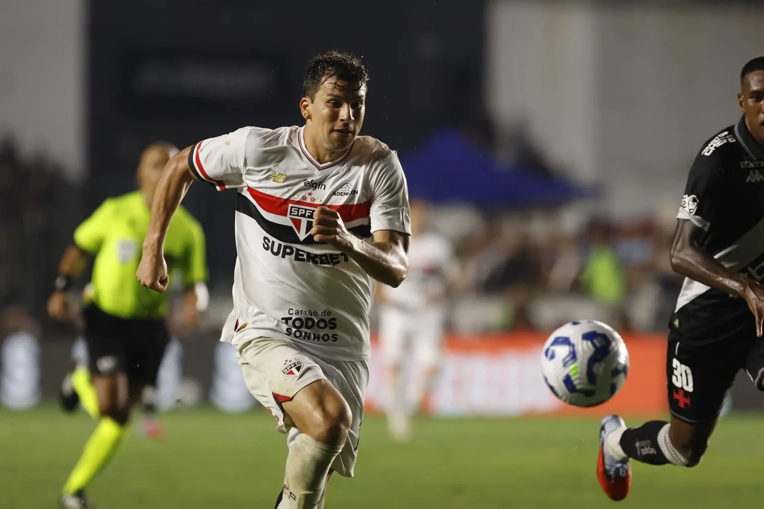 Tapia: O Tricolor que Crespo elogiou e o Chile convocou, um passo além no São Paulo