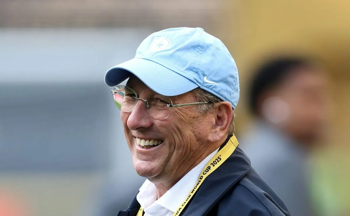 Textor se pronuncia após vitória do Botafogo no clássico: decisão direta sobre os jogadores. Textor se pronuncia após vitória do Botafogo no clássico: decisão direta sobre os jogadores.