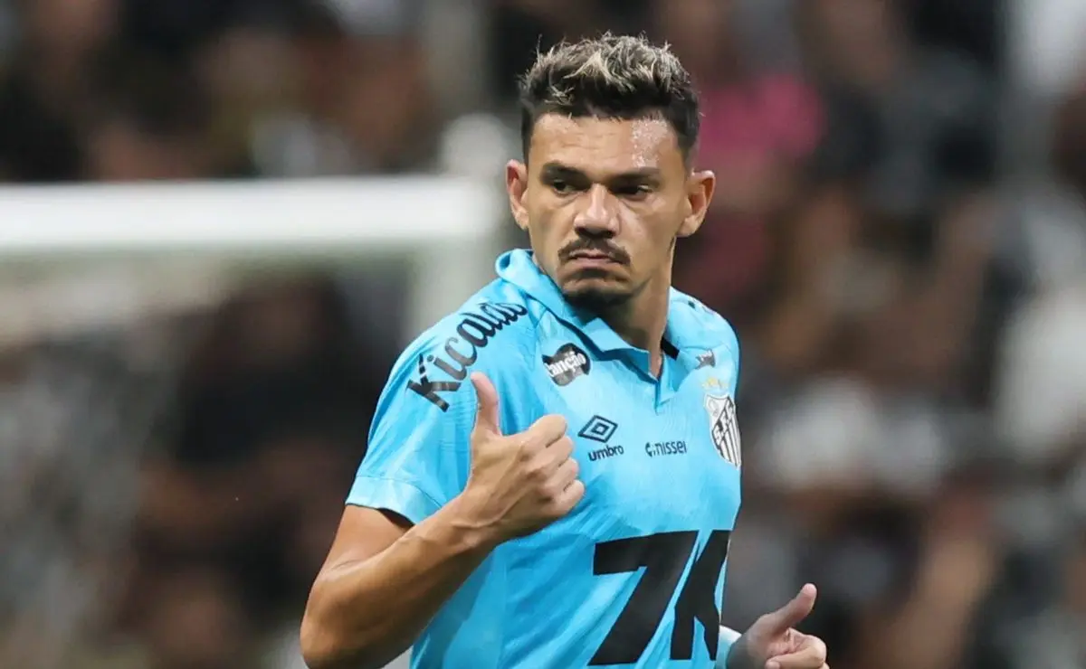 Tiquinho Soares e a possibilidade de rescisão contratual com o Santos: futuro a debater no fim do ano Tiquinho Soares e a possibilidade de rescisão contratual com o Santos: futuro a debater no fim do ano