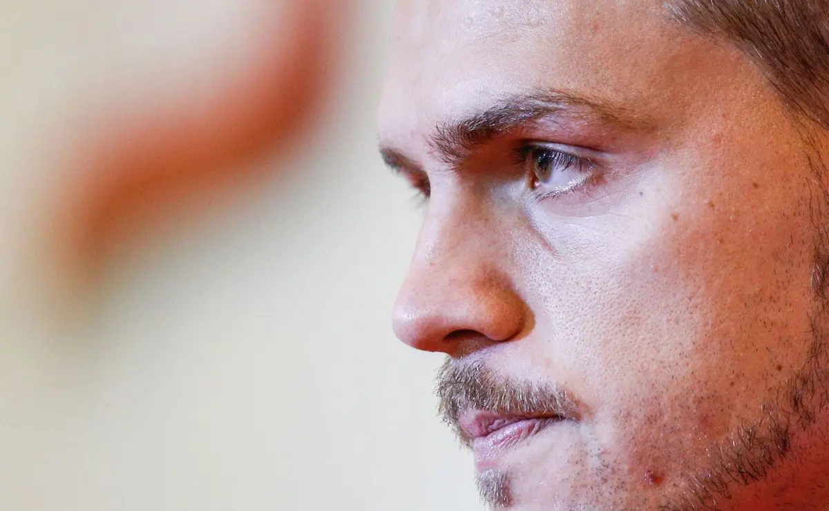 Tolói Embarca com o Elenco Tricolor para Confronto Contra o Fluminense Tolói Embarca com o Elenco Tricolor para Confronto Contra o Fluminense