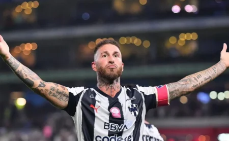 Torcida Gremista Questiona Interesse em Sérgio Ramos: Medalhão Caro Torcida Gremista Questiona Interesse em Sérgio Ramos: "Medalhão Caro"