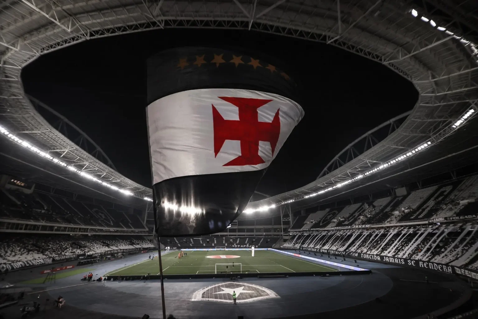 Vasco Avança em Acordo para Jogar no Nilton Santos Durante Reforma de São Januário