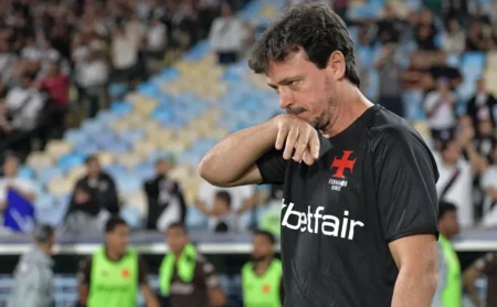 Vasco: busca por reação e desafio à marca negativa com Diniz contra o Bahia Vasco: busca por reação e desafio à marca negativa com Diniz contra o Bahia