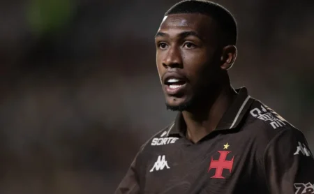 Vasco Refuta Rumores: Jornalista Afirma Ausência de Proposta Oficial por Rayan