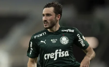 Viña Provoca Palmeiras na Festa do Flamengo: "Não Tem Mundial"