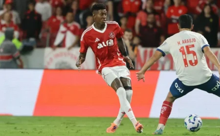 Vitão posta enigma nas redes sociais em meio a rumores de saída do Internacional