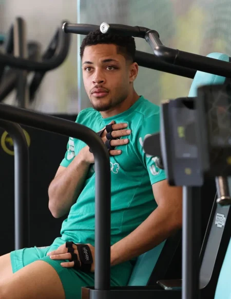Vitor Roque e o Dilema Palmeiras: O que Motiva a Permanência no Radar Europeu