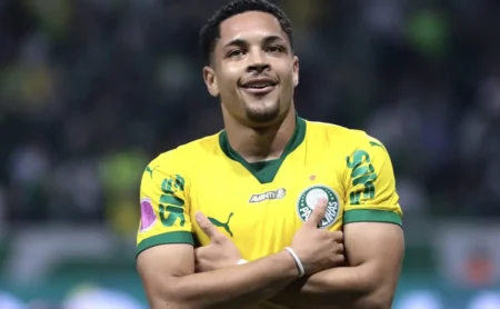Vitor Roque no Palmeiras: contrato milionário com metas e bônus que elevam cifras para o Barcelona