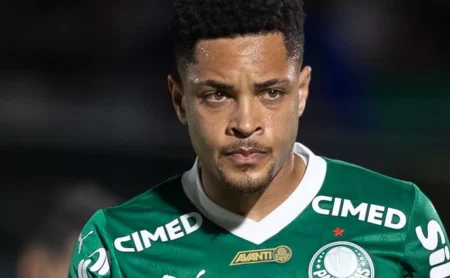 Vitor Roque se defende de provocação ao São Paulo e aguarda punição do STJD