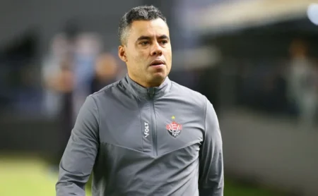 Vitória: Jair Ventura encara Palmeiras com até 6 ausências no Allianz Parque Vitória: Jair Ventura encara Palmeiras com até 6 ausências no Allianz Parque