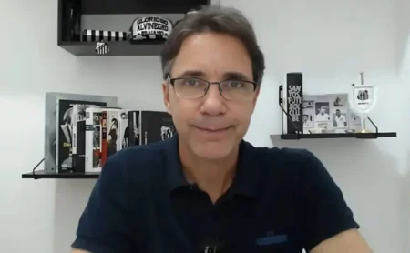 Vojvoda Sob Pressão Interna no Santos: Mudanças no Time Já São uma Realidade Há Algumas Rodadas Vojvoda Sob Pressão Interna no Santos: Mudanças no Time Já São uma Realidade Há Algumas Rodadas