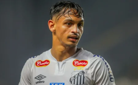 Wesley Patati, ex-atacante do Santos, brilha na Europa em fase espetacular