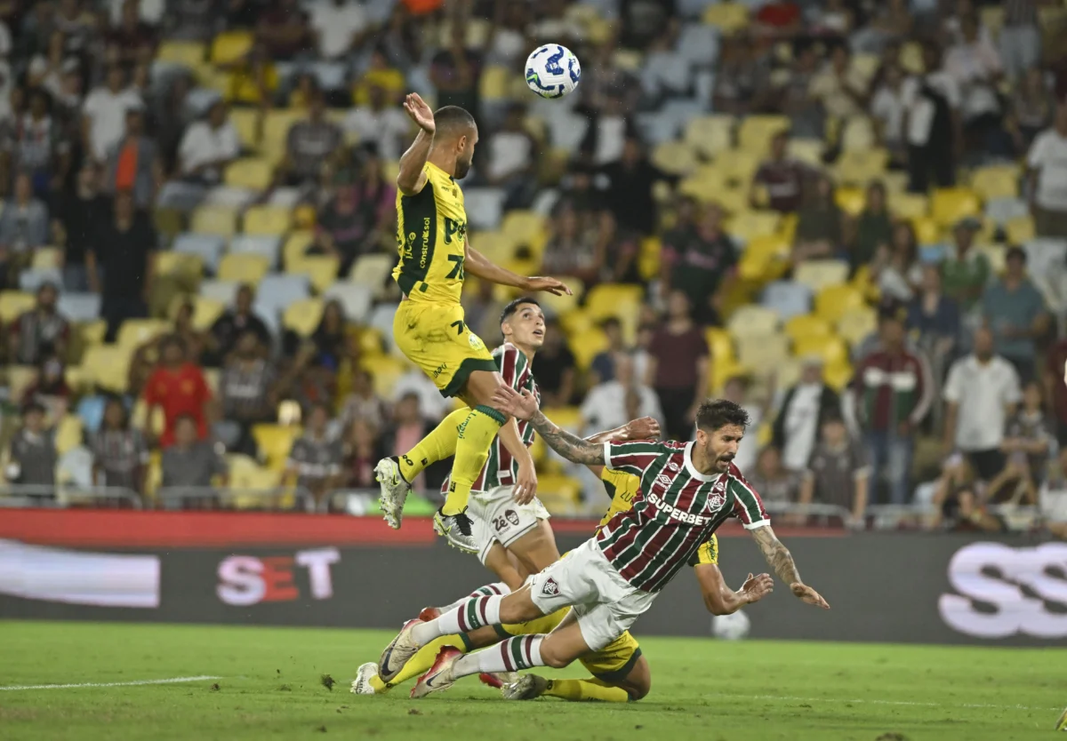 Zubeldía ajusta o time e busca trio ofensivo ideal no Fluminense