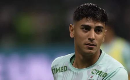 Abel Ferreira impede saídas de atacantes do Palmeiras: Facundo Torres e Ramón Sosa.