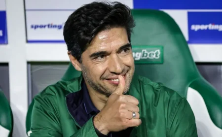 Abel solicita e Palmeiras agiliza contratação de Arias, Nino e meio-campista Abel solicita e Palmeiras agiliza contratação de Arias, Nino e meio-campista