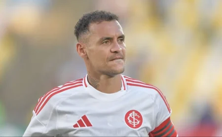 Alan Patrick se anima com transferência para o Santos após acordo com o Internacional