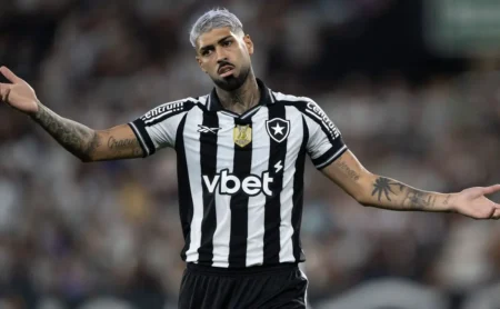 Alexander Barboza: Sacrifício em Jogo Decisivo do Botafogo contra o Fortaleza
