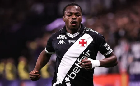 Andrés Gómez: Rápida Adaptação e Destaque em Assistências no Vasco Andrés Gómez: Rápida Adaptação e Destaque em Assistências no Vasco