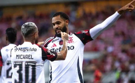Após a saída de Juninho, mais um jogador pode deixar o Flamengo antes do confronto com o PSG; Allan recebe sondagens de rivais