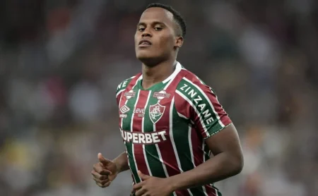 Arias define permanência no Wolverhampton até a Copa do Mundo e adia planos do Fluminense
