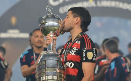 Arrascaeta supera estrangeiros que atuam no Brasil e se destaca como o maior vencedor do Bola de Prata Arrascaeta supera estrangeiros que atuam no Brasil e se destaca como o maior vencedor do Bola de Prata