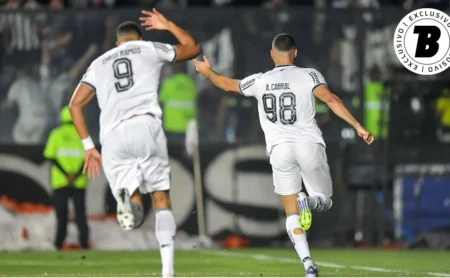 Arthur Cabral e Chris Ramos: Gols Iguais no Botafogo, Apesar da Disparidade de Jogos