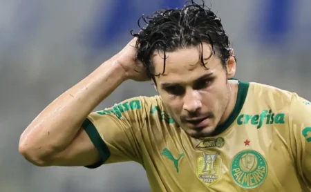 Bastidores revelam promessa não cumprida de Veiga sobre título do Palmeiras: “A gente vai ganhar um campeonato”