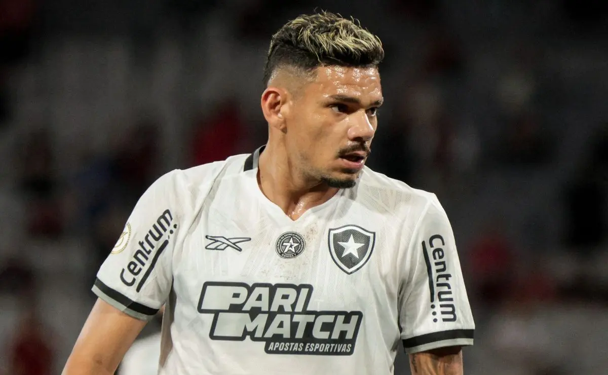 Botafogo comenta sobre o possível retorno de Tiquinho Soares, de saída do Santos Botafogo comenta sobre o possível retorno de Tiquinho Soares, de saída do Santos