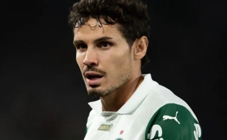 Botafogo desiste de Raphael Veiga após pedido alto do Palmeiras Botafogo desiste de Raphael Veiga após pedido alto do Palmeiras