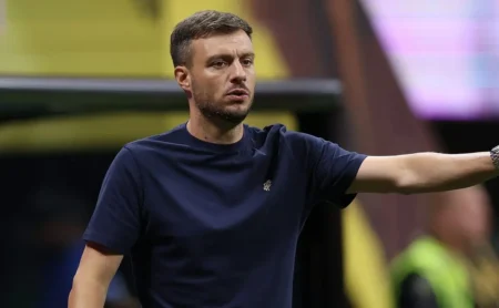 Botafogo intensifica busca por Medina, com aval de Anselmi, e reestrutura planos para 2026