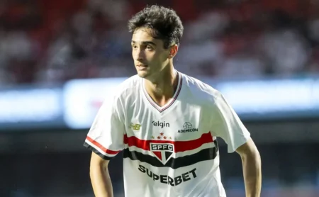 Botafogo mantém interesse em Rodriguinho após impasse na renovação com o São Paulo