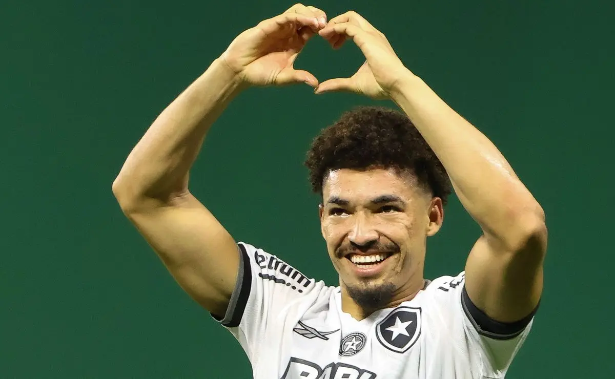 Botafogo tenta superar o Palmeiras e oferece proposta milionária por Adryelson Botafogo tenta superar o Palmeiras e oferece proposta milionária por Adryelson