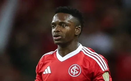 Carbonero se emociona após gol decisivo e projeta futuro no Inter até 2026