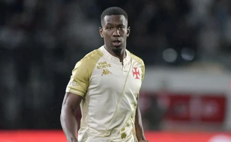 Carlos Cuesta Afirma Plena Adaptação e Felicidade Duradoura no Vasco