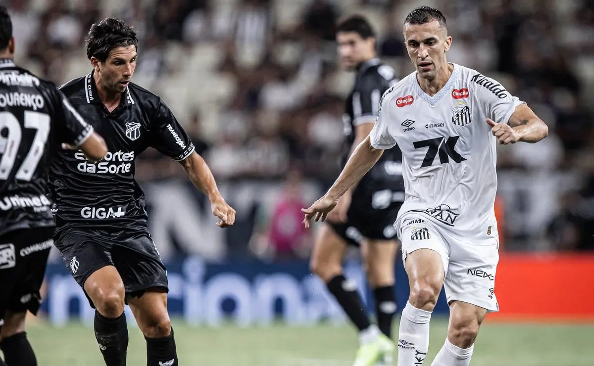 Casagrande aponta rebaixamento do Internacional e prevê briga entre Santos e Ceará para fugir da zona de rebaixamento Casagrande aponta rebaixamento do Internacional e prevê briga entre Santos e Ceará para fugir da zona de rebaixamento