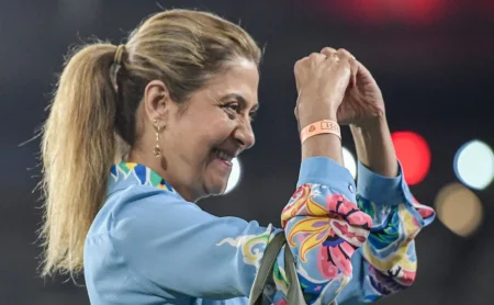 Chelsea busca superar o United e negocia com Leila Pereira, do Palmeiras, por Vitor Roque