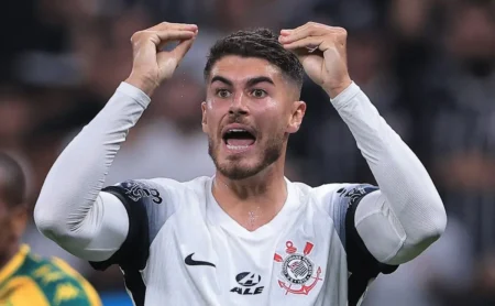 Clube internacional oferece R$ 500 mil mensais para emprestar Pedro Raul do Corinthians Clube internacional oferece R$ 500 mil mensais para emprestar Pedro Raul do Corinthians