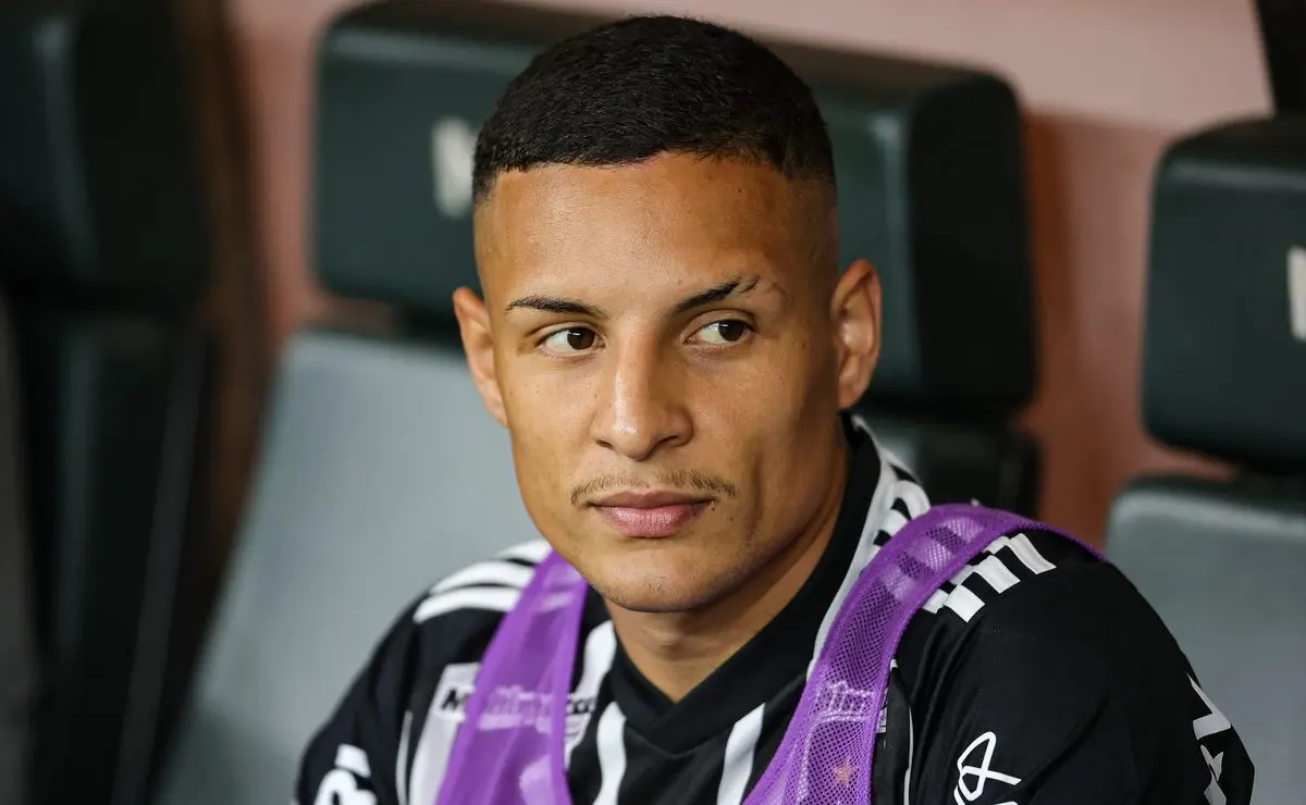 Compra de Arana tem atrito com a diretoria, mas Fluminense garante que negociação segue ativa Compra de Arana tem atrito com a diretoria, mas Fluminense garante que negociação segue ativa