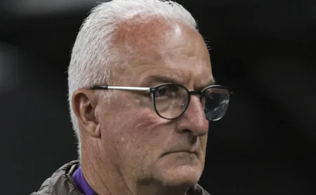 Corinthians acende alerta com pendurados e pode ter desfalques contra o Cruzeiro na Copa do Brasil Corinthians acende alerta com pendurados e pode ter desfalques contra o Cruzeiro na Copa do Brasil