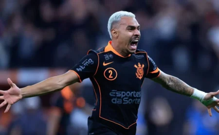 Corinthians busca redenção na final: Matheuzinho aposta em título para salvar ano turbulento. Corinthians busca redenção na final: Matheuzinho aposta em título para salvar ano turbulento.