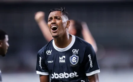 Corinthians avança na disputa, São Paulo recua e Pedro Rocha torna-se alvo cobiçado