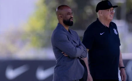 Corinthians se antecipa com pagamentos e envia recado ao elenco em meio à decisão