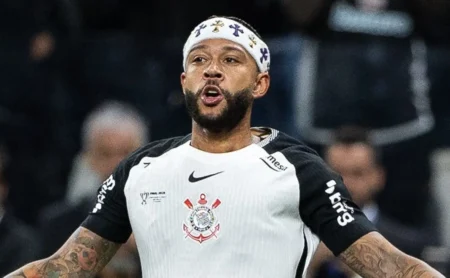 Corinthians deverá pagar 6% do prêmio por título da Copa do Brasil a Memphis Depay