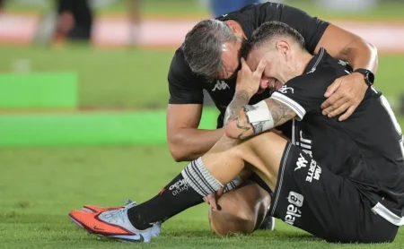 Corinthians provoca Vasco e alfineta fotógrafo nas redes sociais: “Vice…”