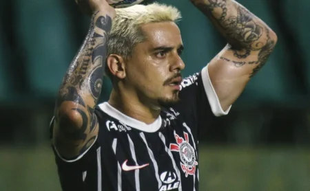 Corinthians definirá futuro de Fagner, Alex Santana e Pedro Raul em reunião decisiva