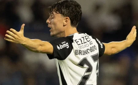 Corinthians intensifica discurso e promete disputa por Bidon no mercado