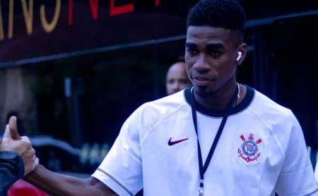 Corinthians enfrente dilema financeiro por Jonathan Cafu, além da questão Félix Torres