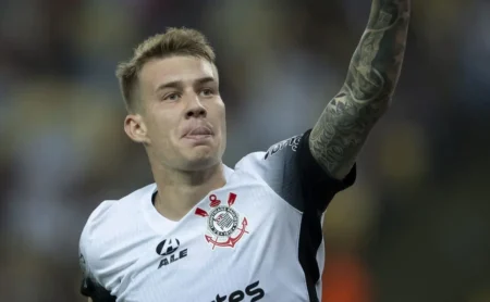 Coritiba busca Charles e Corinthians define situação após a Copa do Brasil